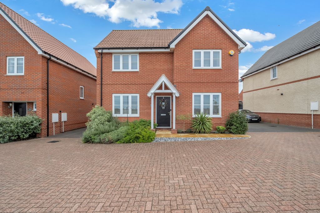 Property photo 1 of 18