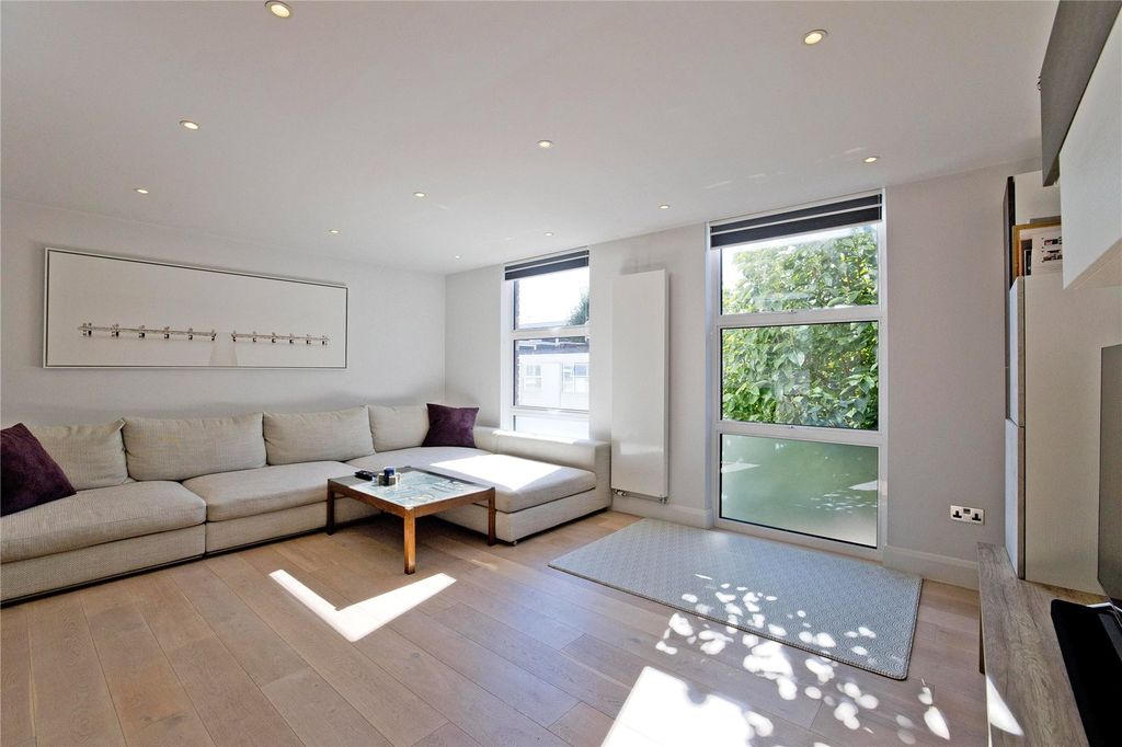 Property photo 3 of 17 Picture No. 04