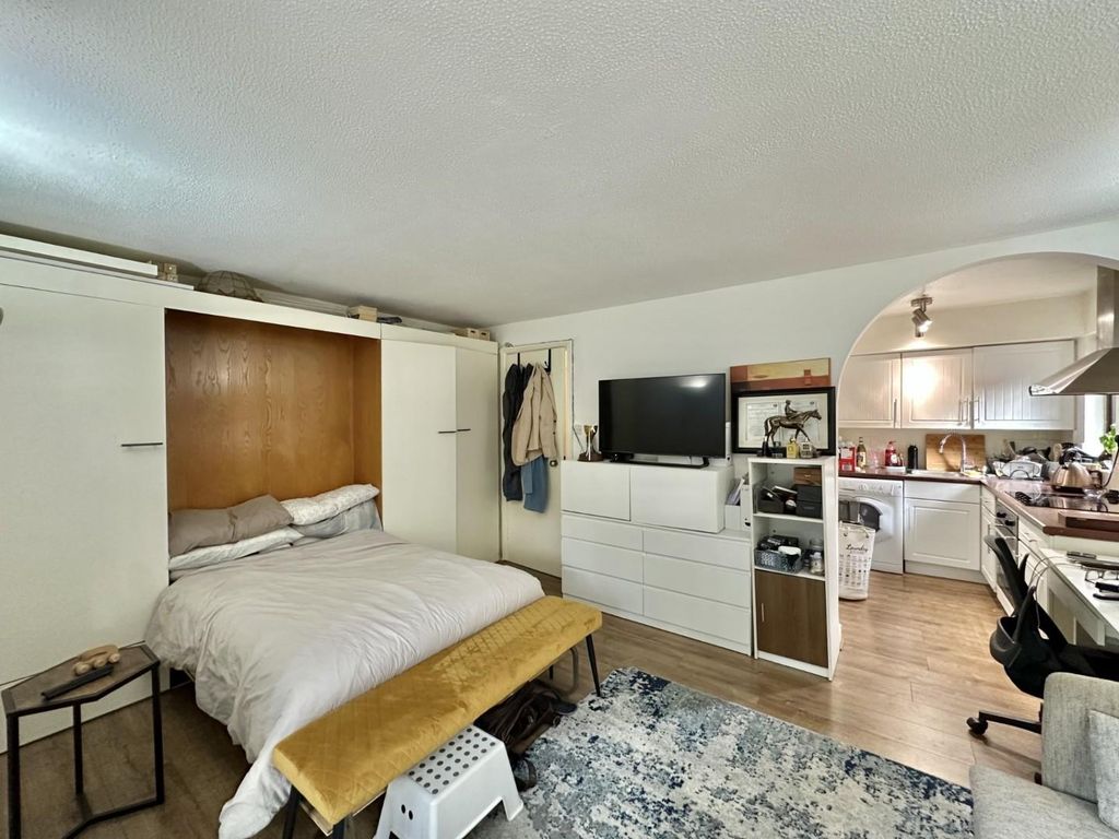 Property photo 2 of 10 106d4Ddd-935E-4E2B-A6d0-15A583dab5B9.Jpg
