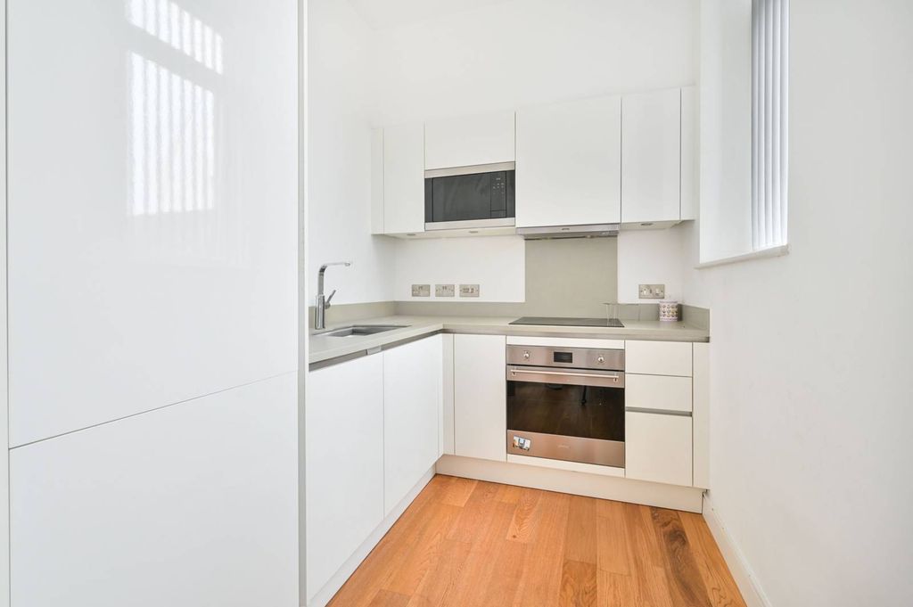 Property photo 2 of 6