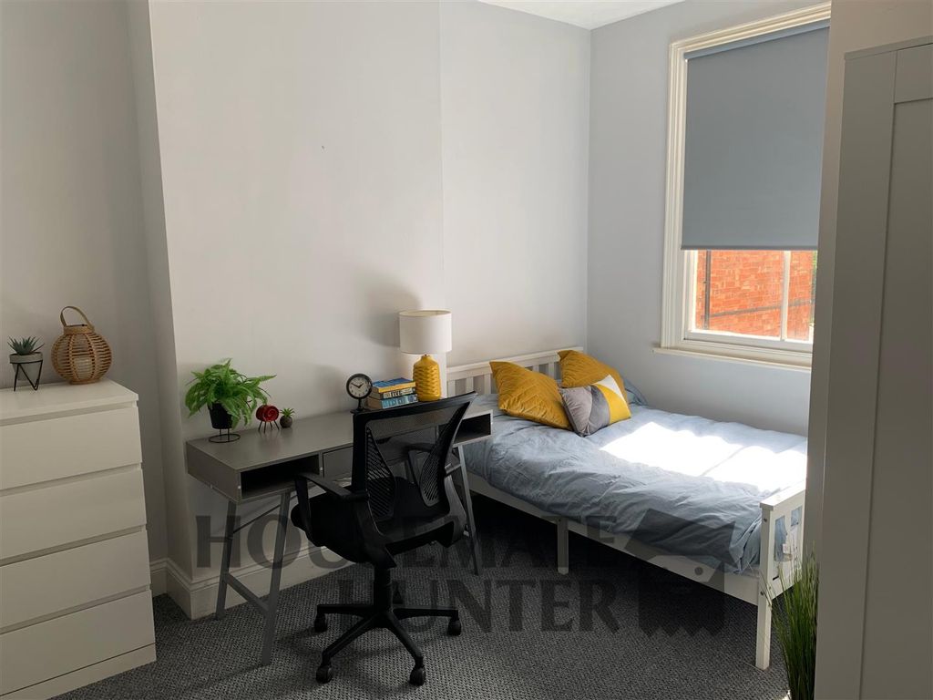 Property photo 2 of 12 Img-3296.Jpg