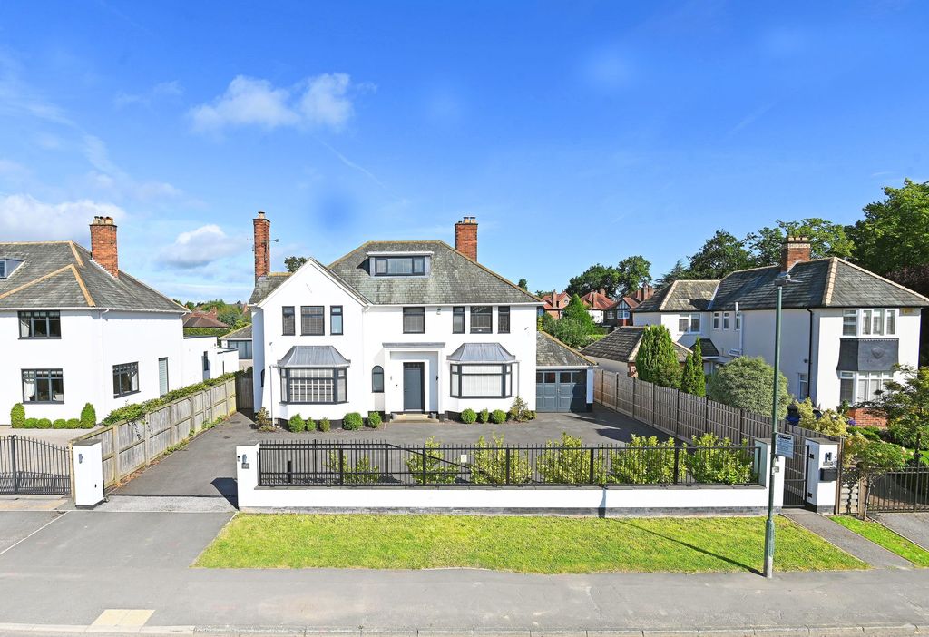 Property photo 1 of 24