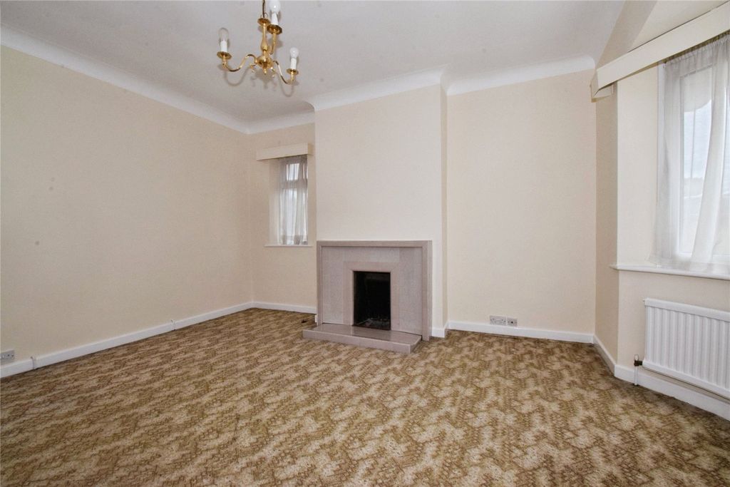 Property photo 2 of 16 Lounge