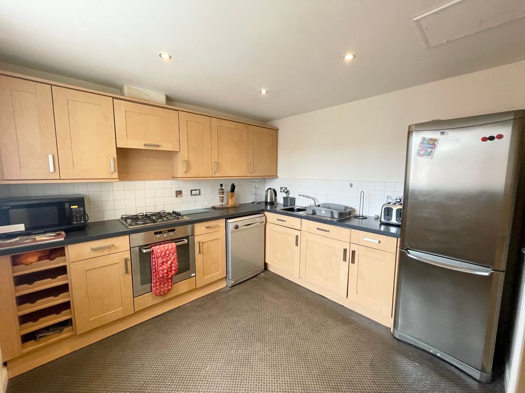 Property photo 3 of 6