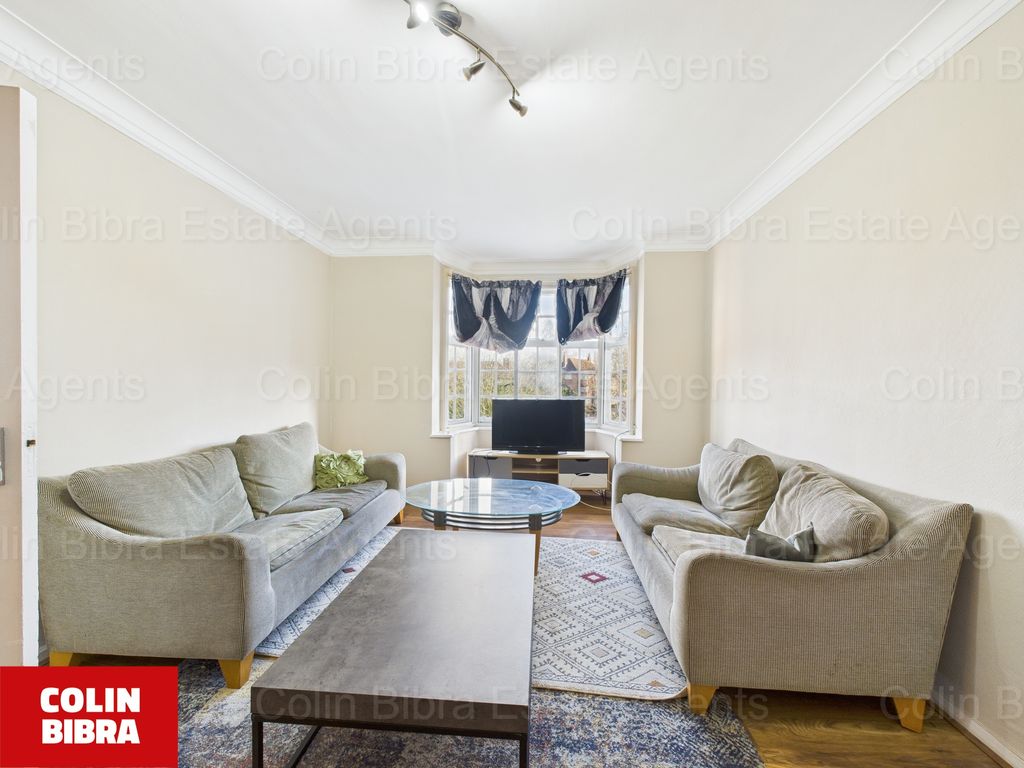 Property photo 1 of 13 Cam04175G0-Pr0073-Still006