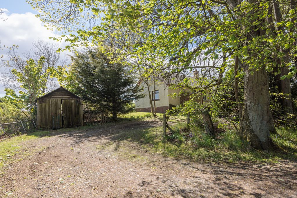 Property photo 2 of 36