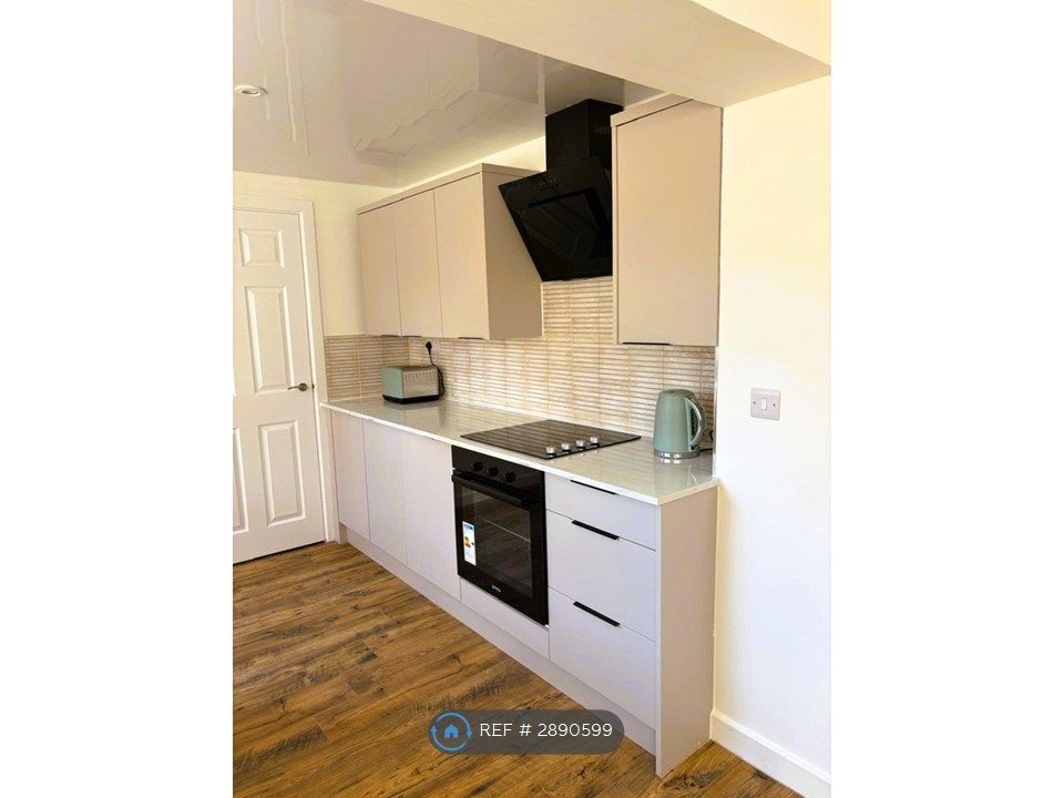 Property photo 1 of 8 Kitchen