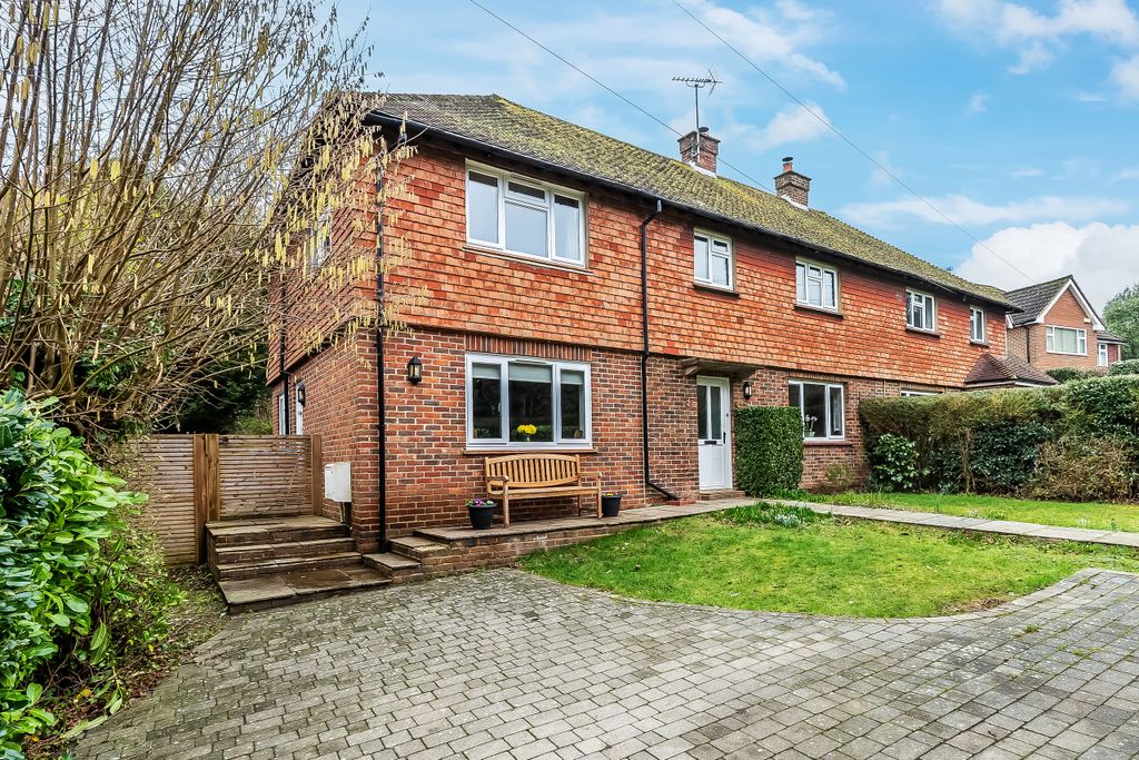 Property photo 1 of 24 27-Ridlands-Rise-47