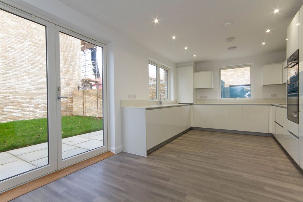 Property photo 2 of 10 Picture No. 20