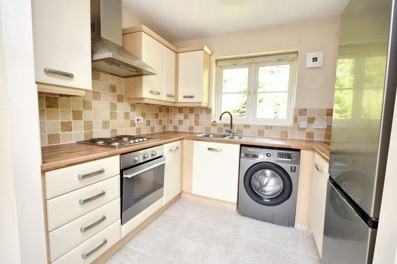 Property photo 3 of 10 Kitchen