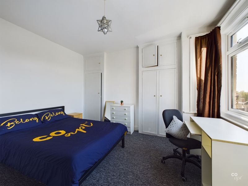 Property photo 1 of 8 Photo 14