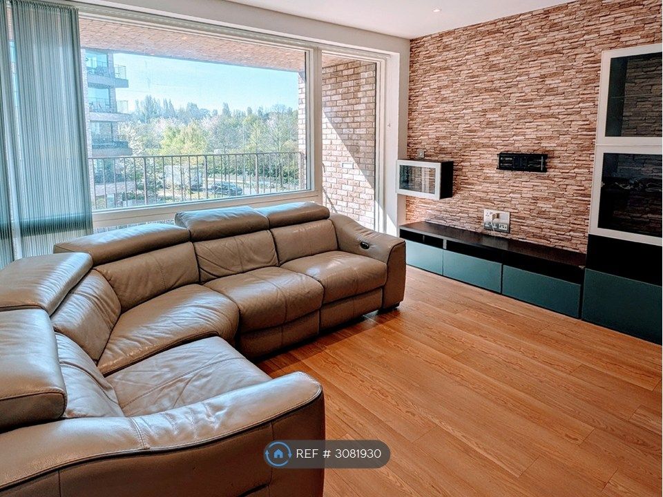 Property photo 1 of 19 Living Room