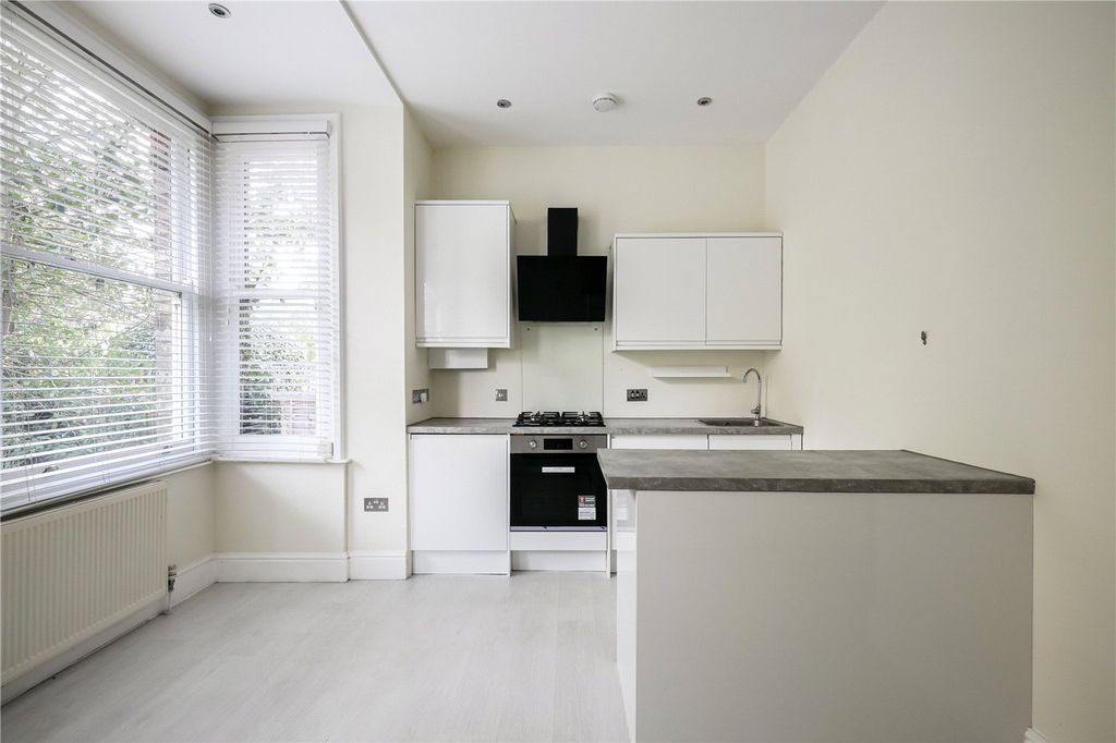 Property photo 3 of 12 Picture No. 02