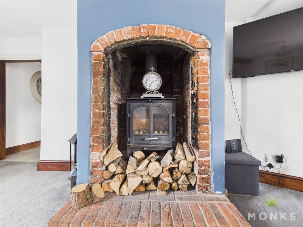 Property photo 3 of 41 Cam01348G0-Pr0769-Still023.Jpg