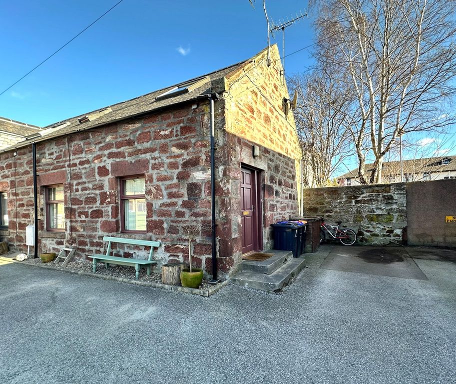 Property photo 1 of 7