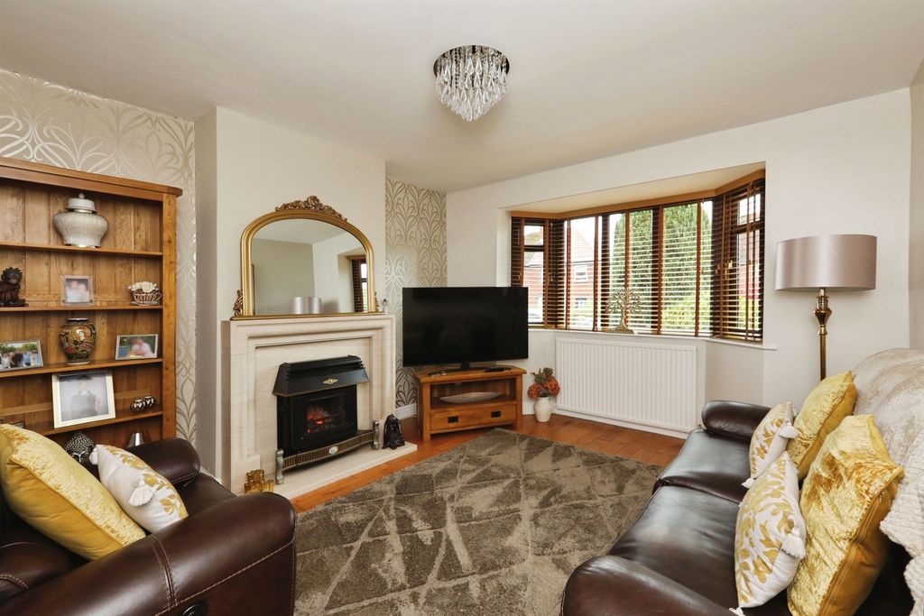 Property photo 2 of 22