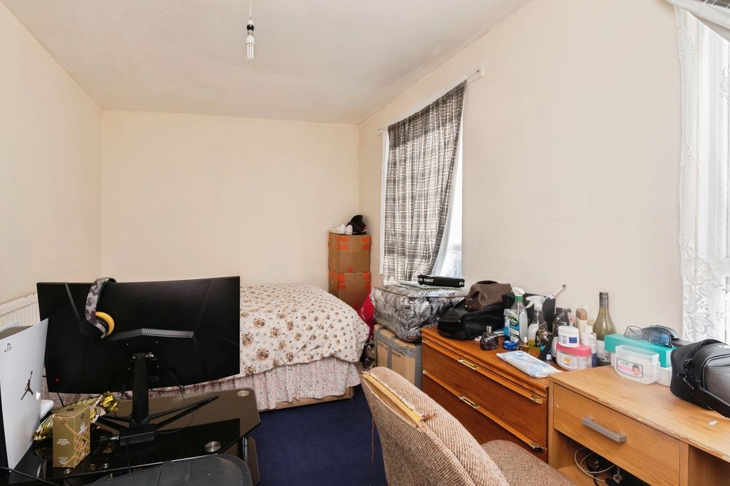 Property photo 3 of 20 Pbox-Img.Jpg