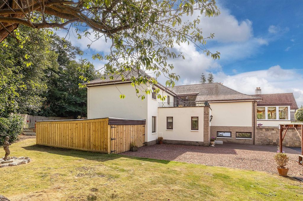 Property photo 3 of 40 Exterior