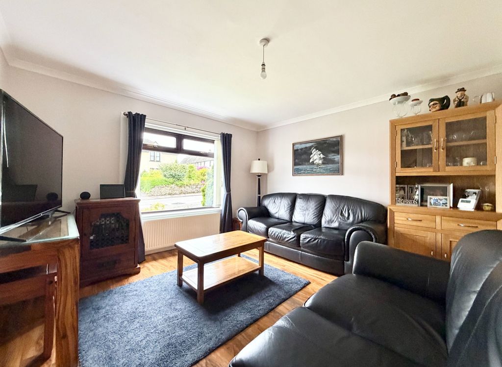 Property photo 2 of 25