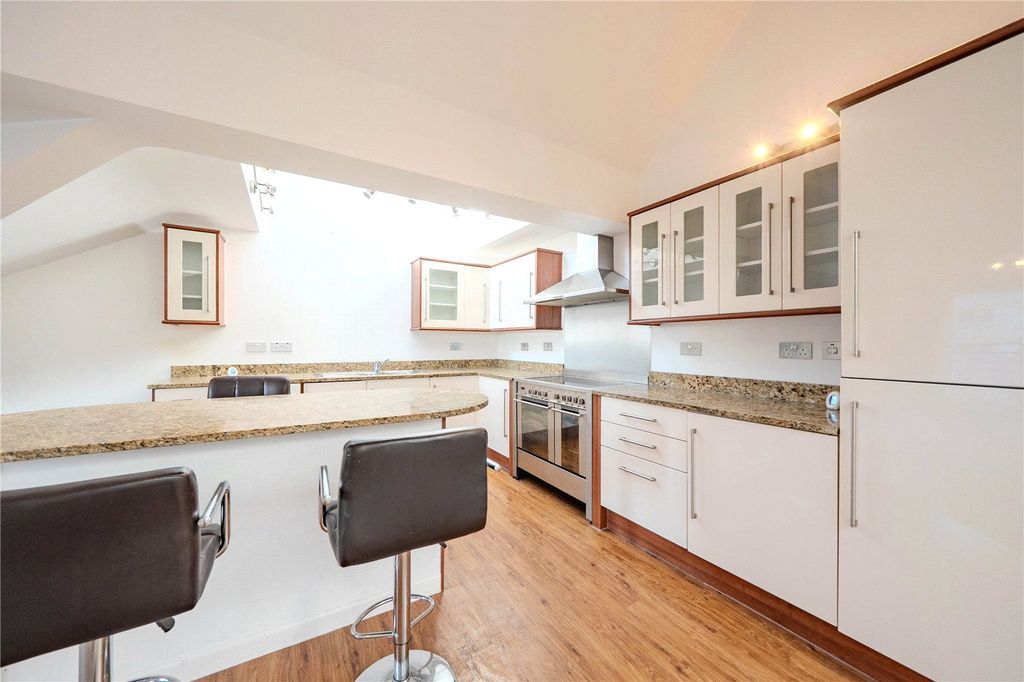Property photo 3 of 16 Picture No. 26