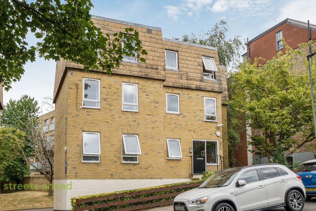 Property photo 1 of 12 Bbbb8Aaf-9A08-43E...