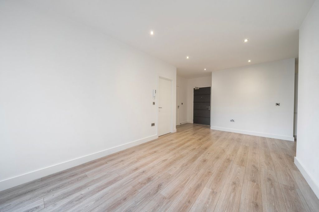 Property photo 3 of 11 Picture No. 09