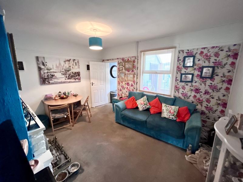 Property photo 1 of 12 Photo 6