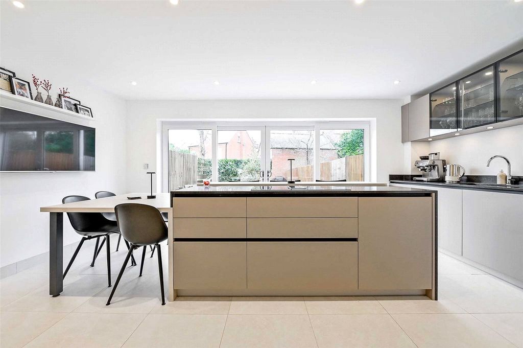 Property photo 1 of 20 Kitchen