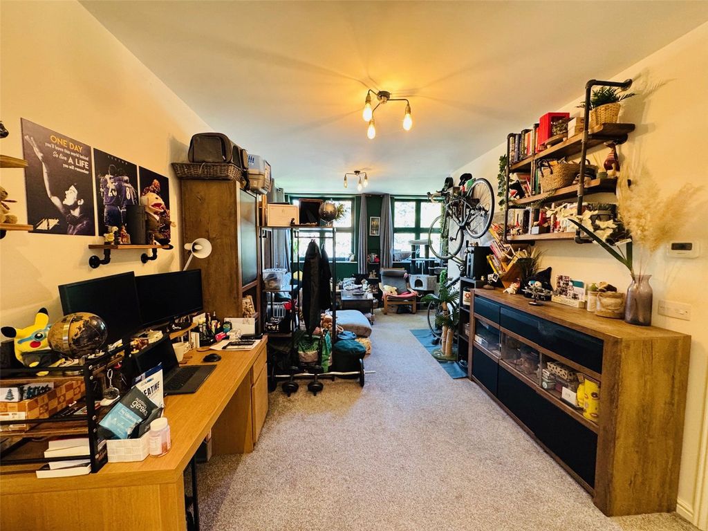 Property photo 3 of 9 Picture No. 12