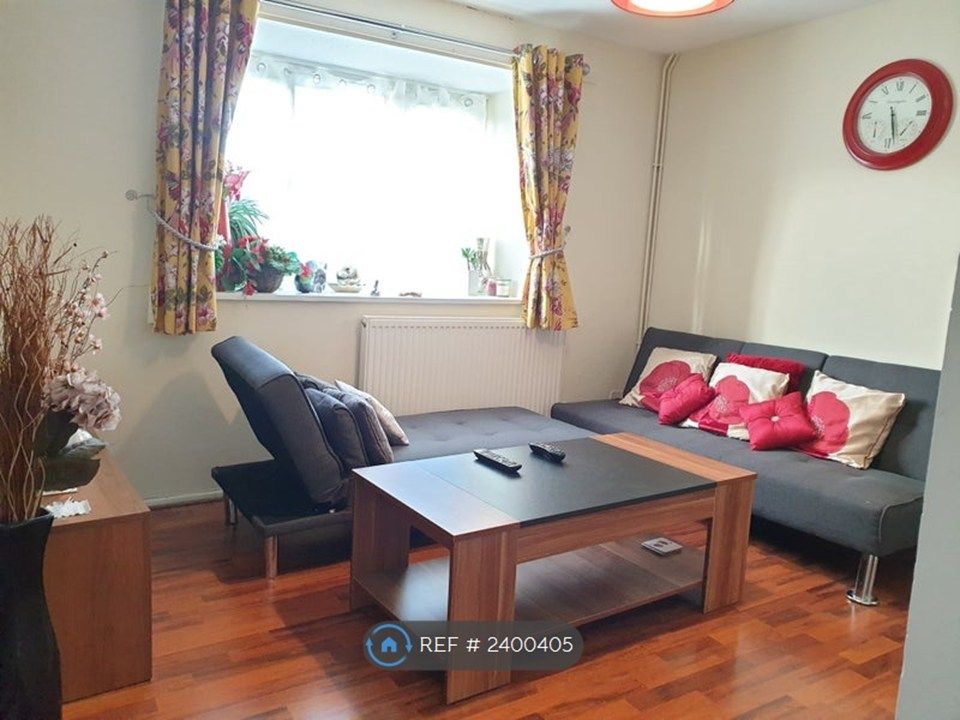 Property photo 3 of 13 Living Room