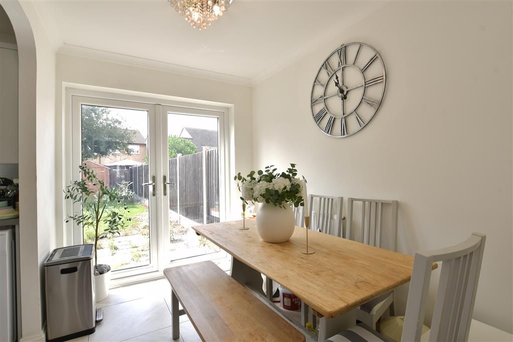 Property photo 2 of 8 Dining Area