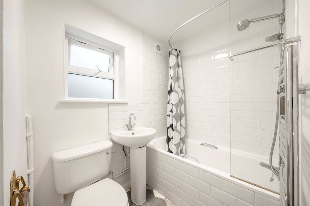 Property photo 3 of 12 Picture No. 13