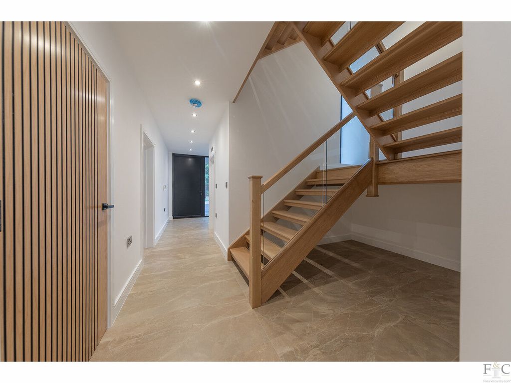 Additional image 5 of 7 bed detached house for saleCarisbrooke Road, Leicester LE2