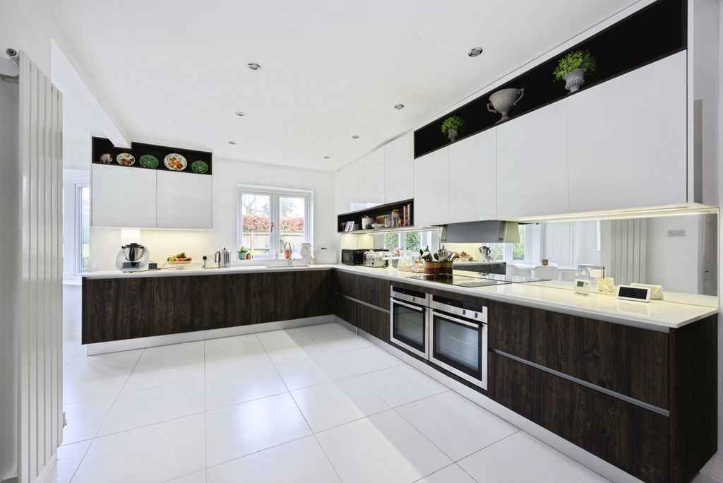 Property photo 2 of 23 Photo