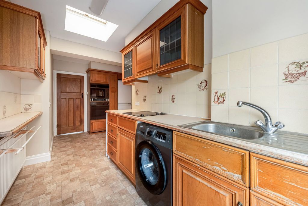 Property photo 2 of 24