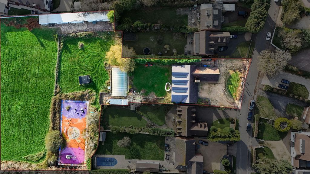 Property photo 3 of 27