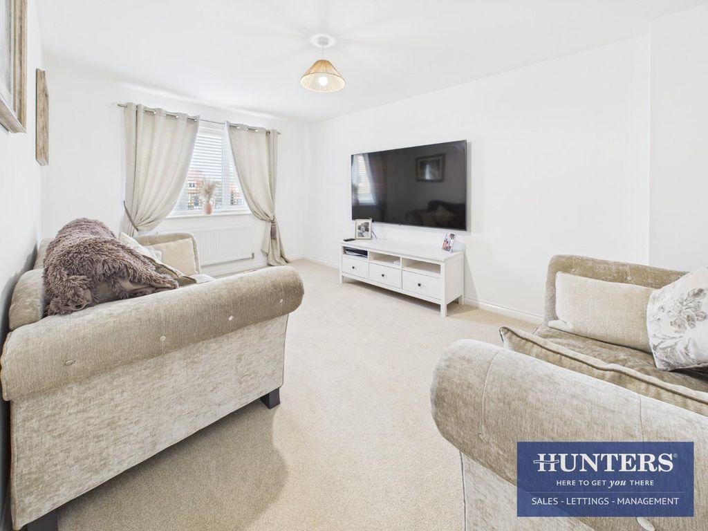 Property photo 3 of 17 Sitting Room