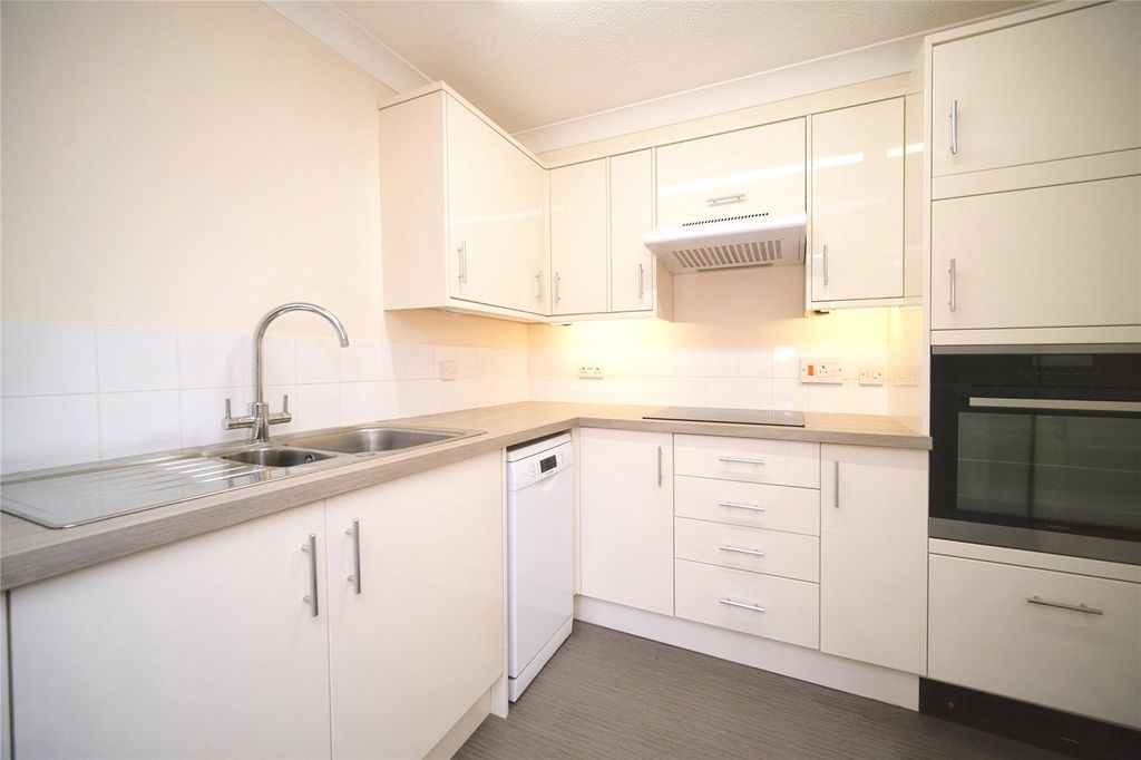 Property photo 3 of 15 Kitchen