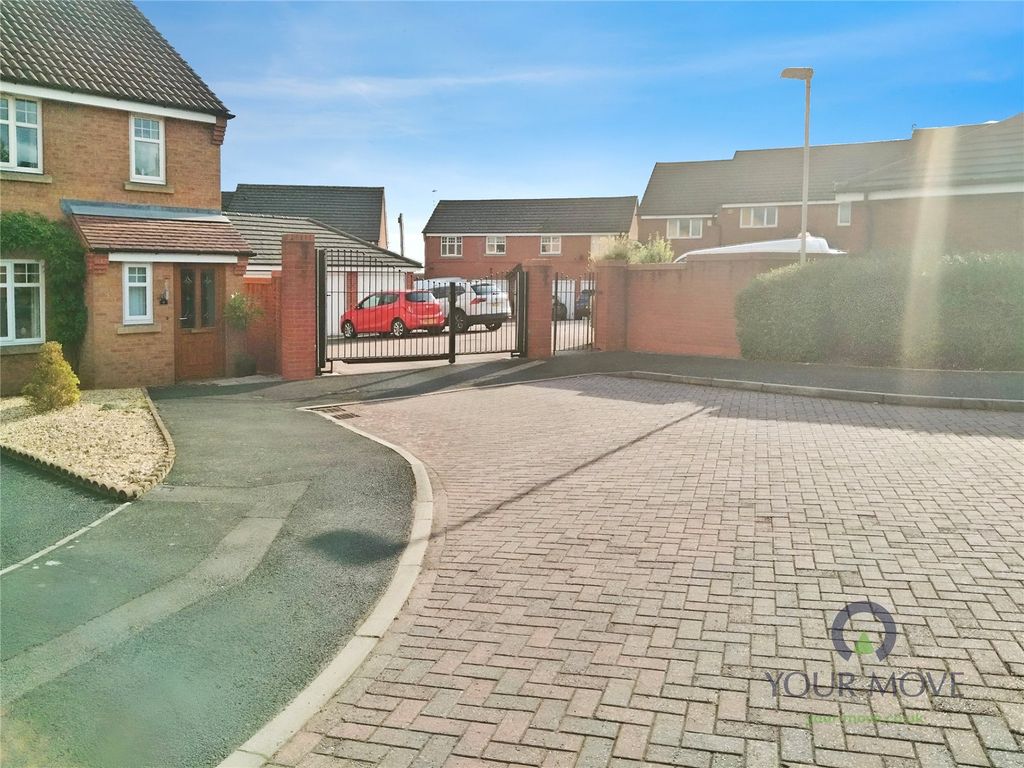 Property photo 2 of 17 Picture No. 29