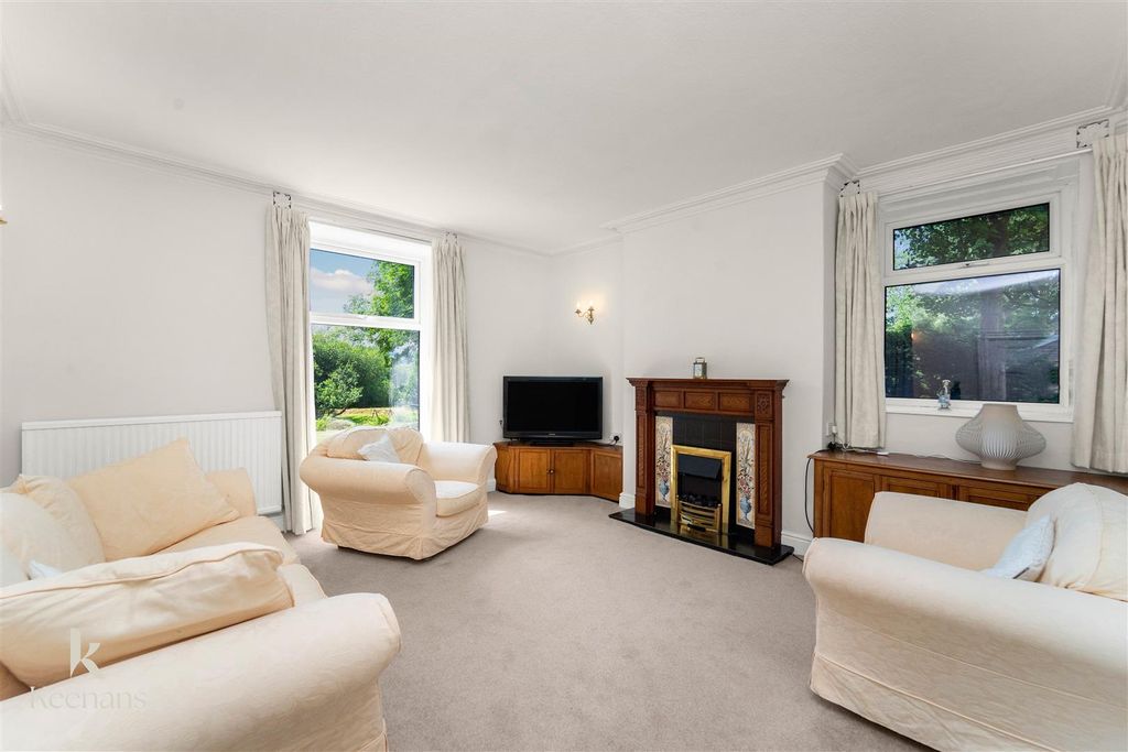 Property photo 3 of 72 2.Jpg