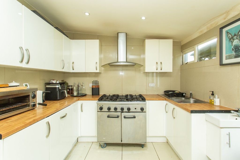 Property photo 2 of 24 Picture 2