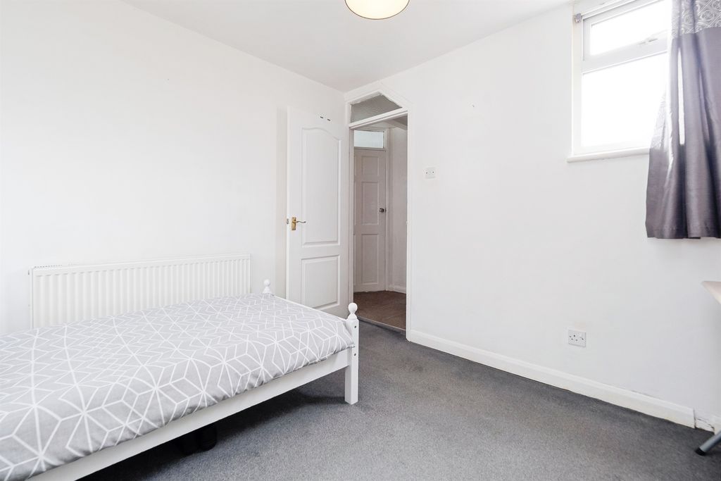 Additional image 11 of 5 bed detached house for saleBetterton Road, Rainham RM13