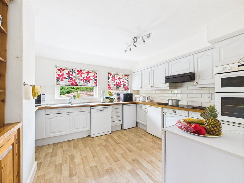 Property photo 2 of 11 Picture No. 05