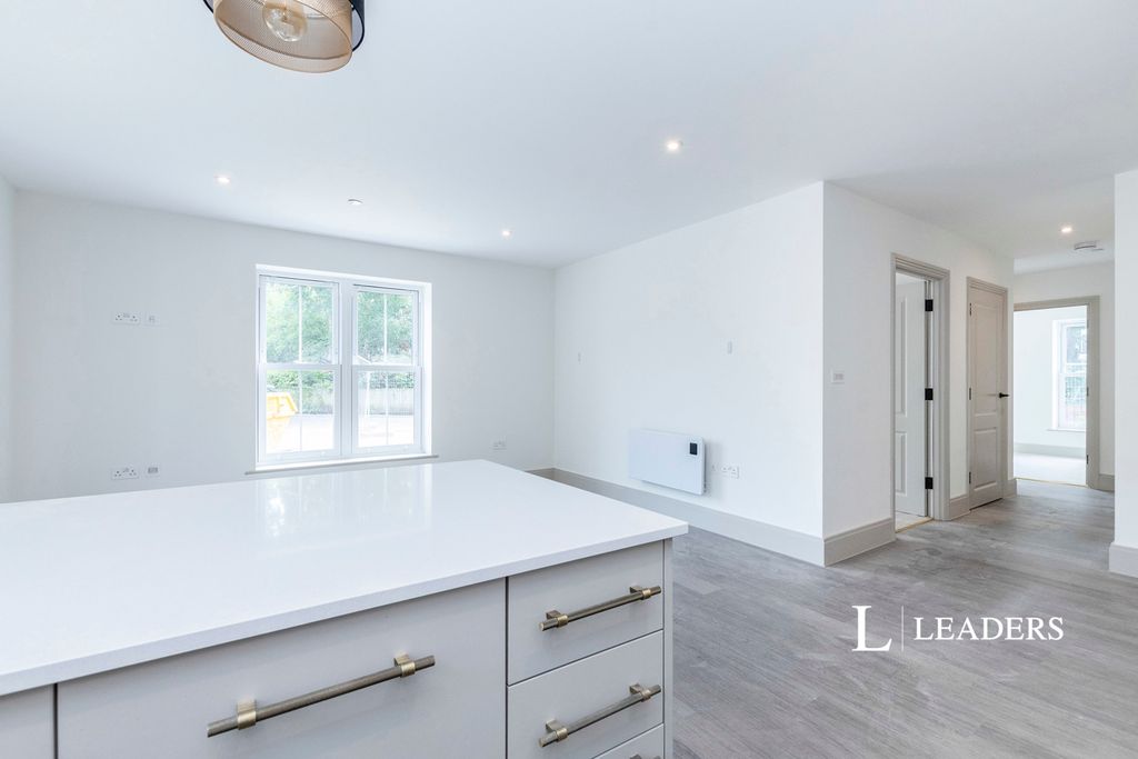 Property photo 2 of 15 Pbox-Img.Jpg