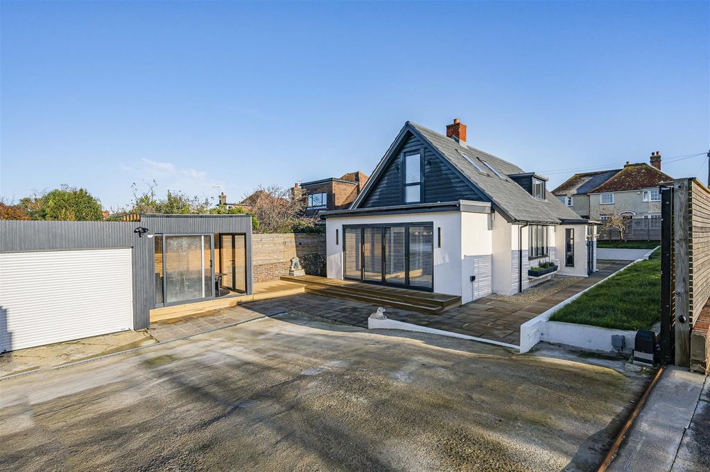 Property photo 2 of 28 Side Elevation