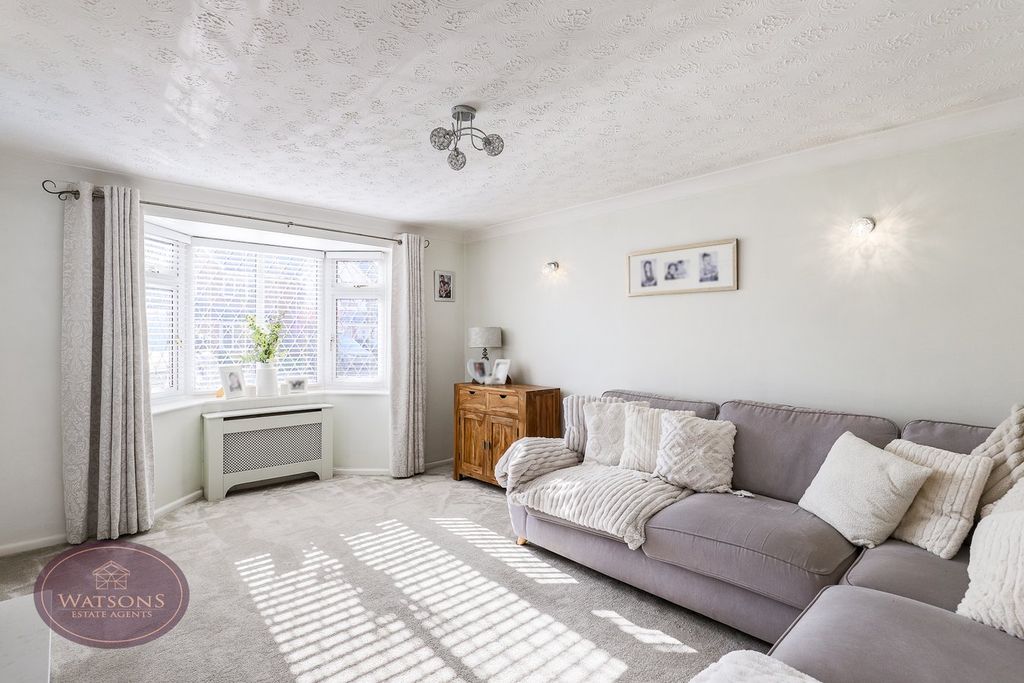 Property photo 3 of 32