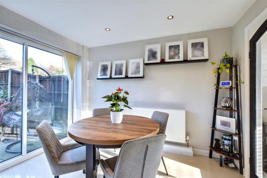 Property photo 3 of 16 Kitchen_1.Jpeg