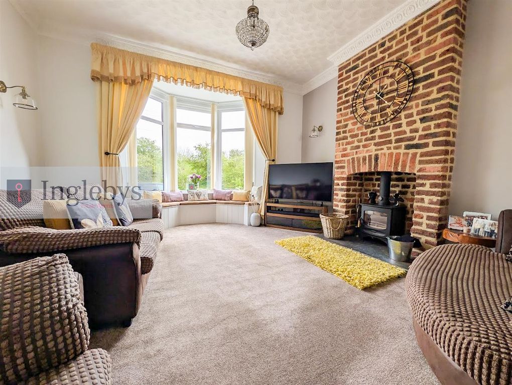 Property photo 2 of 41