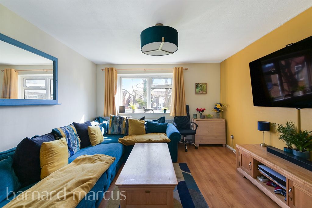 Property photo 2 of 9