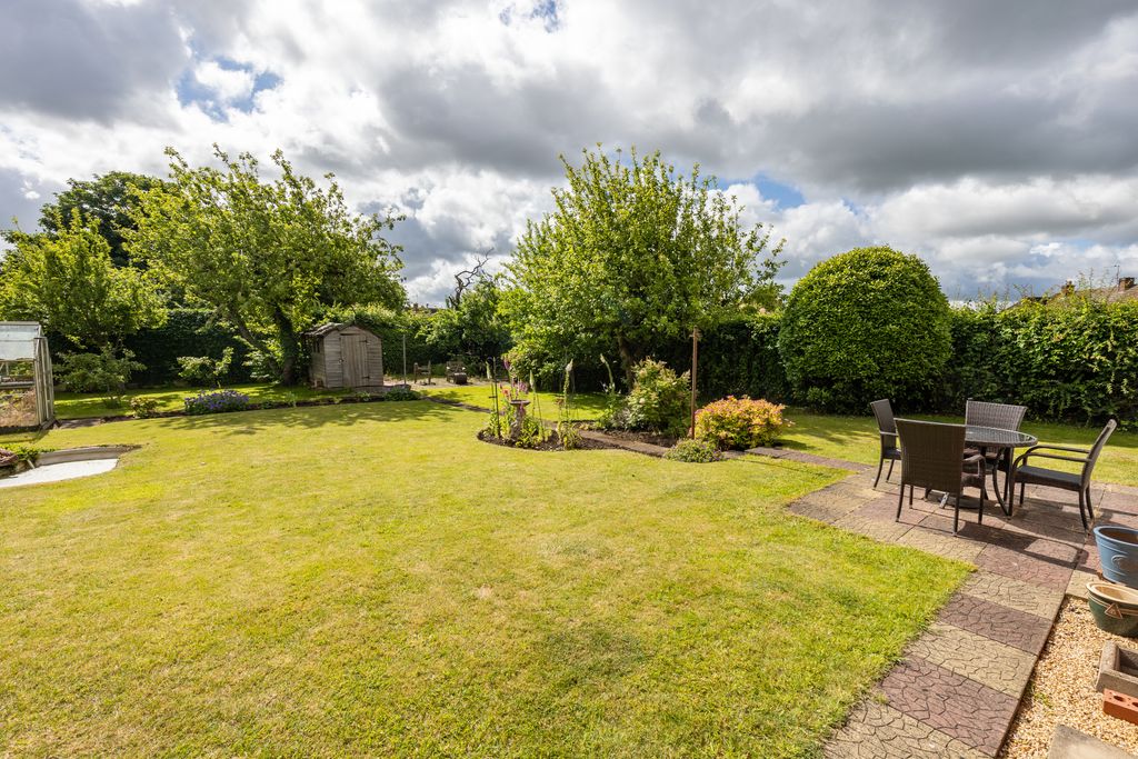Property photo 2 of 18